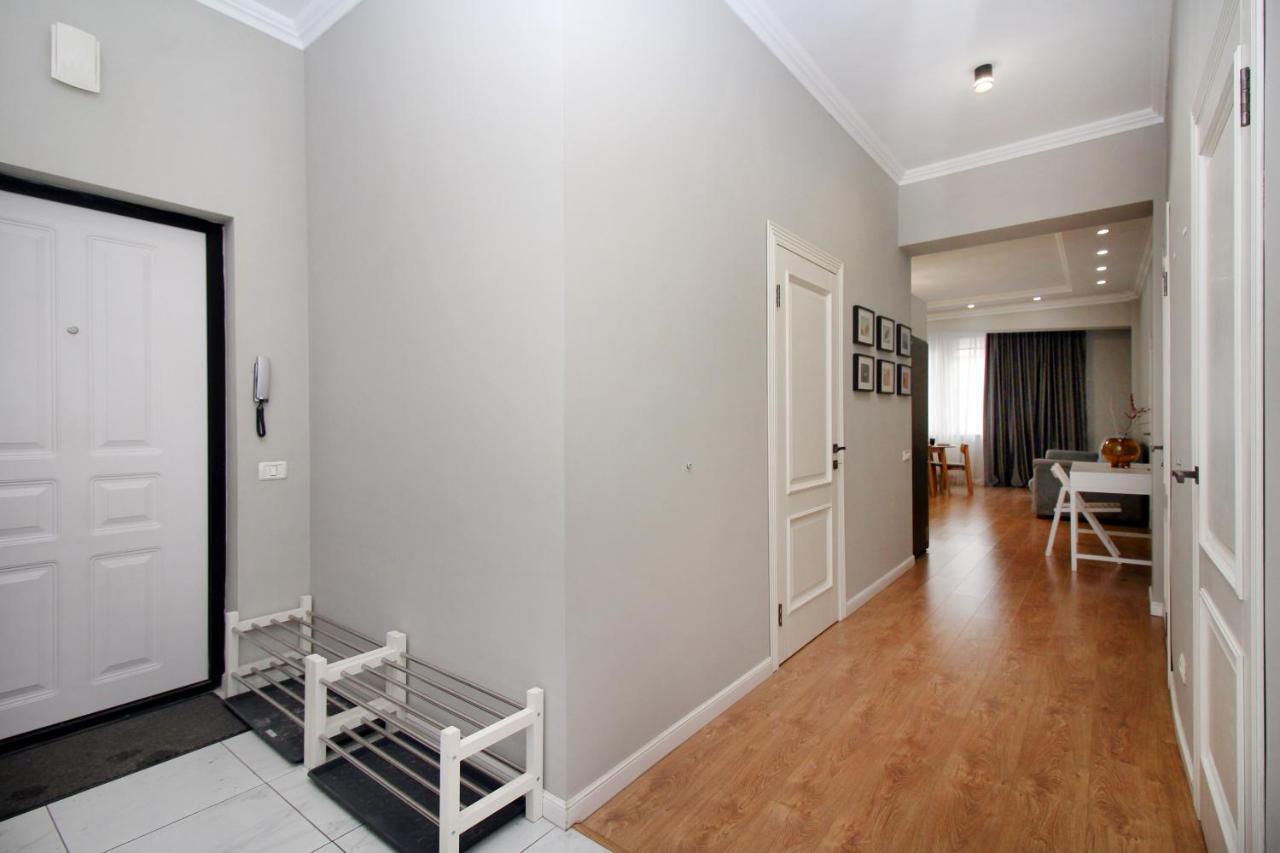 Perfect Spacious Apartment 356 Almaty Exterior photo